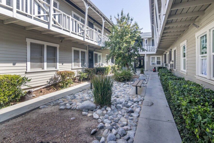 More Photos Of 1559 N Hill Ave, Pasadena Apartments For Sale