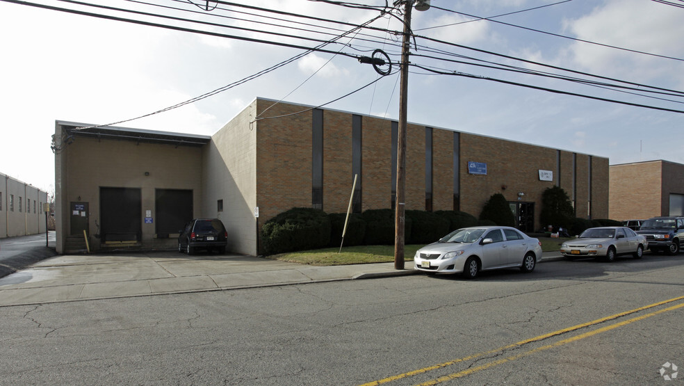 Primary Photo Of 263 Veterans Blvd, Carlstadt Warehouse For Lease