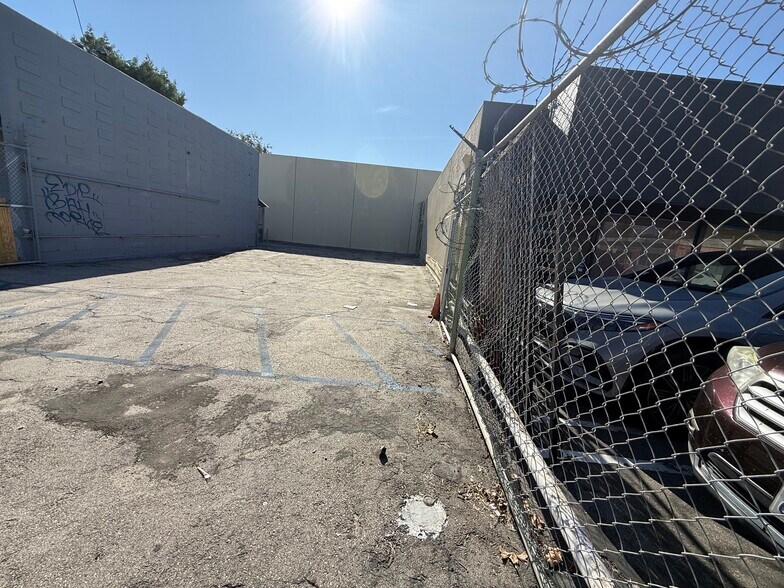 More Photos Of 13300 Burbank Blvd, Van Nuys Auto Repair For Sale