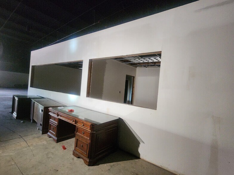 More Photos Of Martin Luther King Hwy, Eutaw Warehouse For Sale