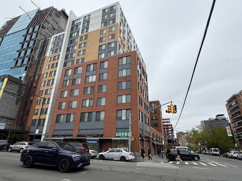Primary Photo Of 3702 Union St, Flushing Apartments For Lease