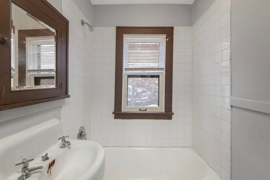 More Photos Of 487 Grand Ave, Saint Paul Apartments For Sale