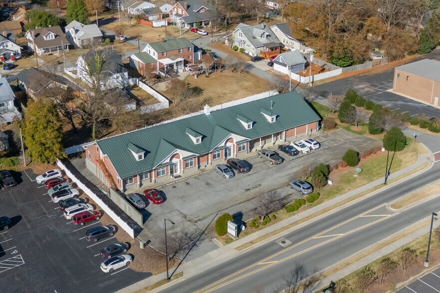Primary Photo Of 1011 Lindsay St, High Point Medical For Sale