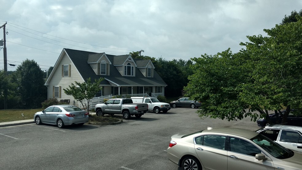 Primary Photo Of 20 Midway Plaza Dr NW, Christiansburg Office For Lease