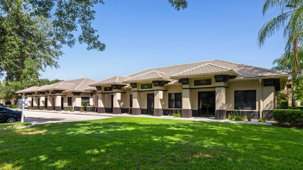 More Photos Of 5313-5343 Paylor Ln, Lakewood Ranch Office For Sale