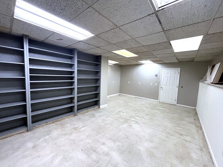 More Photos Of 33 King St, Shippensburg Storefront Retail Residential For Lease