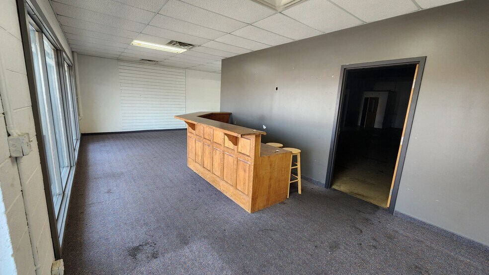 More Photos Of 8421 Center Dr, Spring Lake Park Research And Development For Lease