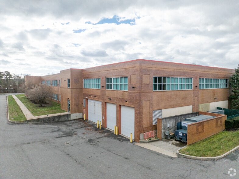 More Photos Of 5000 Corporate Ct, Holtsville Office For Lease