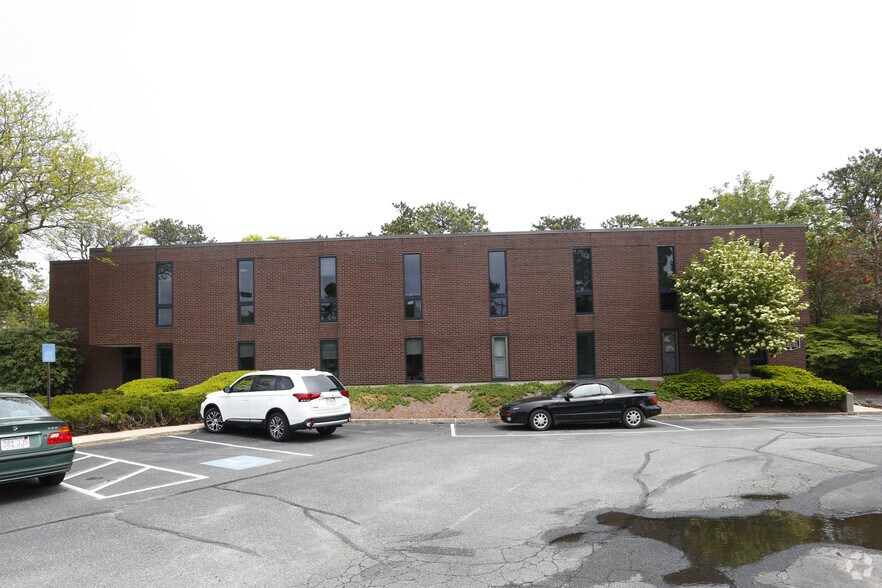 More Photos Of 218 W Main St, Hyannis Medical For Sale