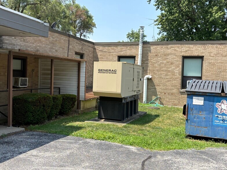 More Photos Of 411 W Division St, Manteno Flex For Sale