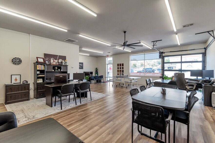 More Photos Of 179 E Moreno St, Buford General Retail For Sale