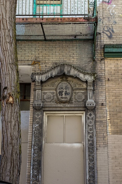 Primary Photo Of 412-416 7th Ave S, Seattle Hotel For Sale