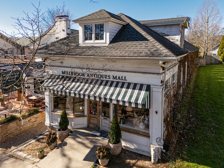 More Photos Of 3301 Franklin Ave, Millbrook General Retail For Sale