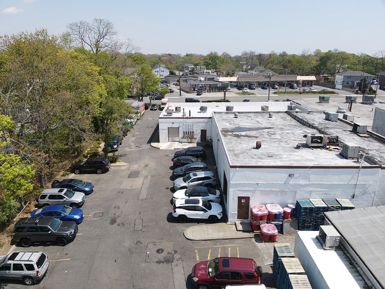 More Photos Of 422-426 Great East Neck Rd, West Babylon Warehouse For Sale