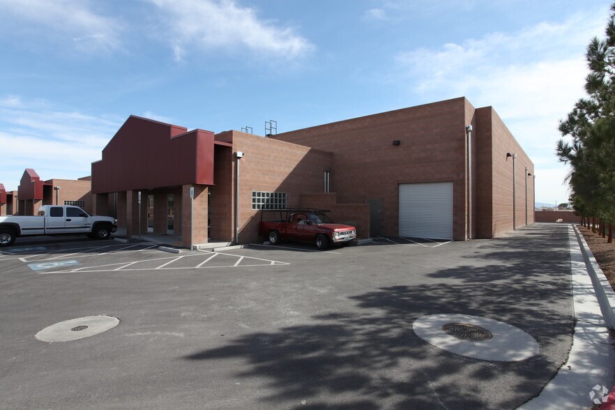 More Photos Of 2781 N Lamb Blvd, Las Vegas Distribution For Lease