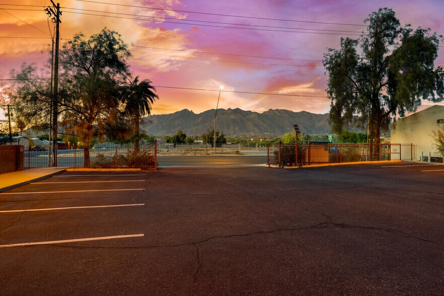 More Photos Of 3838 E Fort Lowell Rd, Tucson Medical For Sale