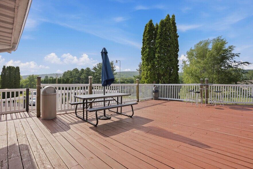 More Photos Of E13887 Highway DL, Merrimac Specialty For Sale
