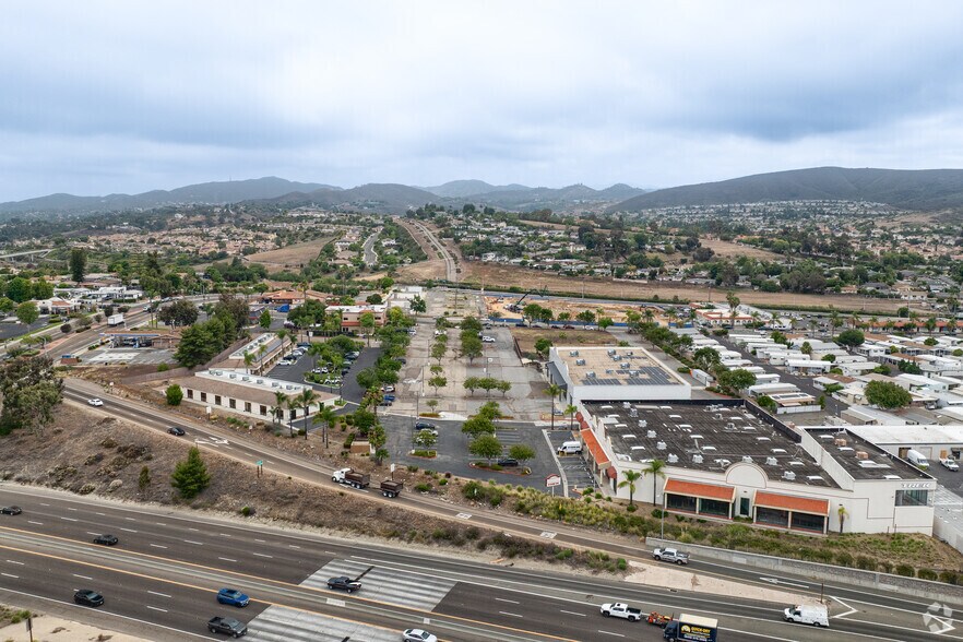 More Photos Of 1617 Capalina Rd, San Marcos Showroom For Lease
