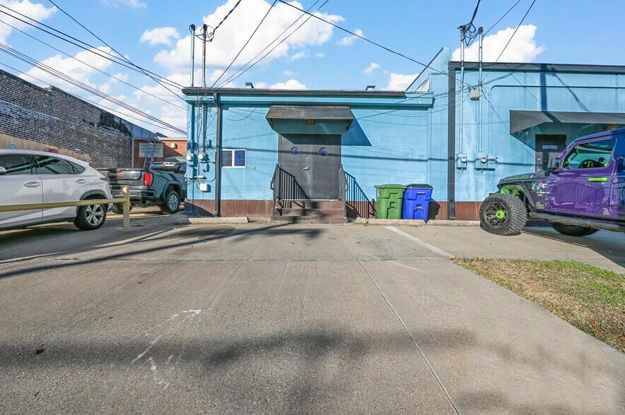 More Photos Of 130 N Main St, Mansfield Storefront Retail Office For Sale