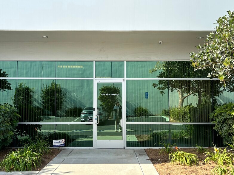 Primary Photo Of 11438 Knott St, Garden Grove Warehouse For Lease