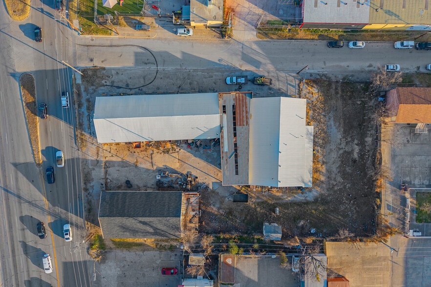 More Photos Of 1808 Bomar Ave, Fort Worth General Retail For Sale