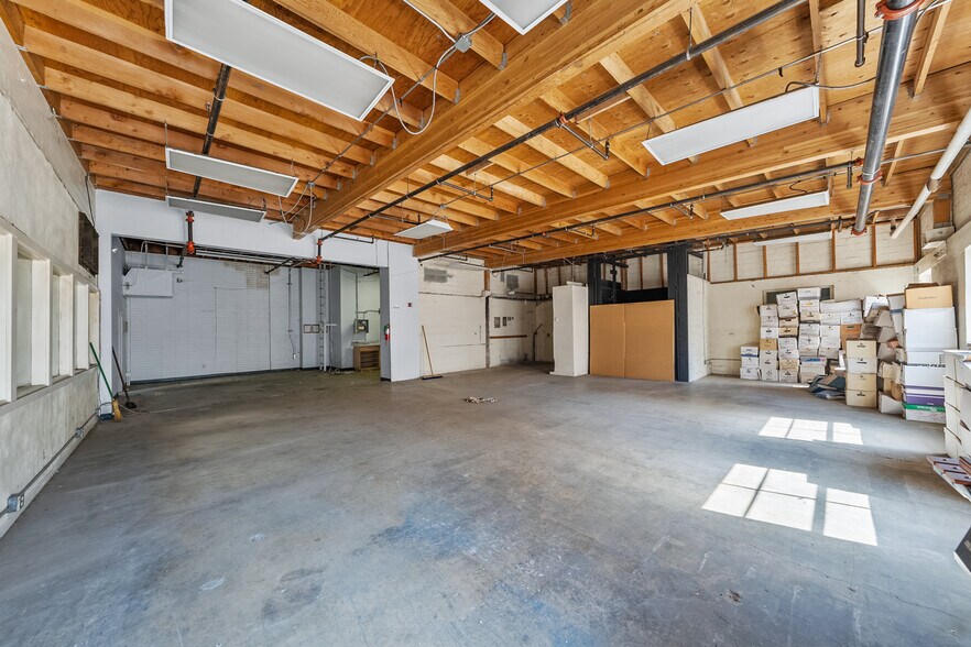 More Photos Of 33 N Fir St, Medford Industrial For Sale