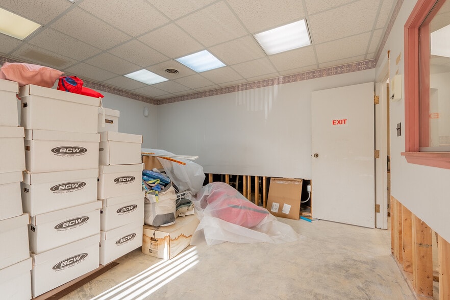 More Photos Of 65 E Main St, Pulaski Loft Creative Space For Sale