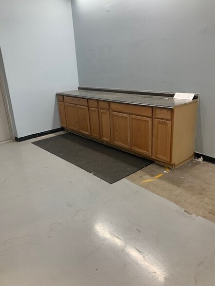 More Photos Of 7490 Bridgewater Rd, Huber Heights Manufacturing For Lease