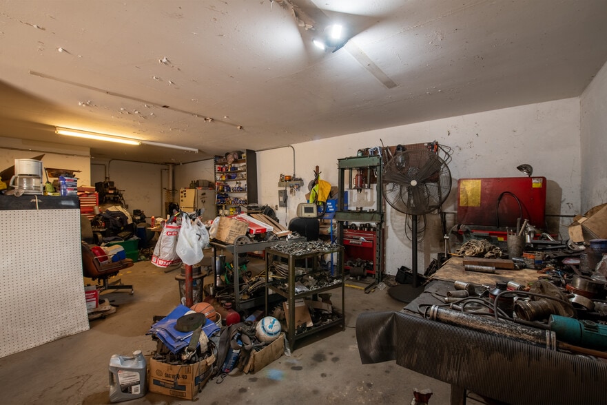 More Photos Of 3228 E 5th St, Austin Auto Repair For Sale