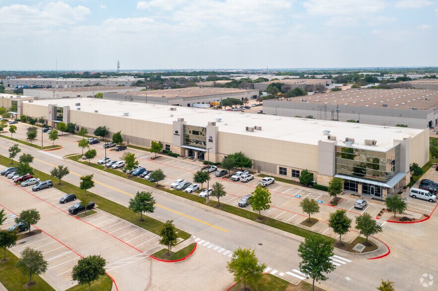 More Photos Of 2500 Scarbrough Dr, Austin Unknown For Lease