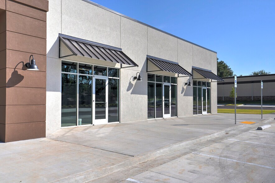 More Photos Of 904 W Jasper St, Broken Arrow General Retail For Lease