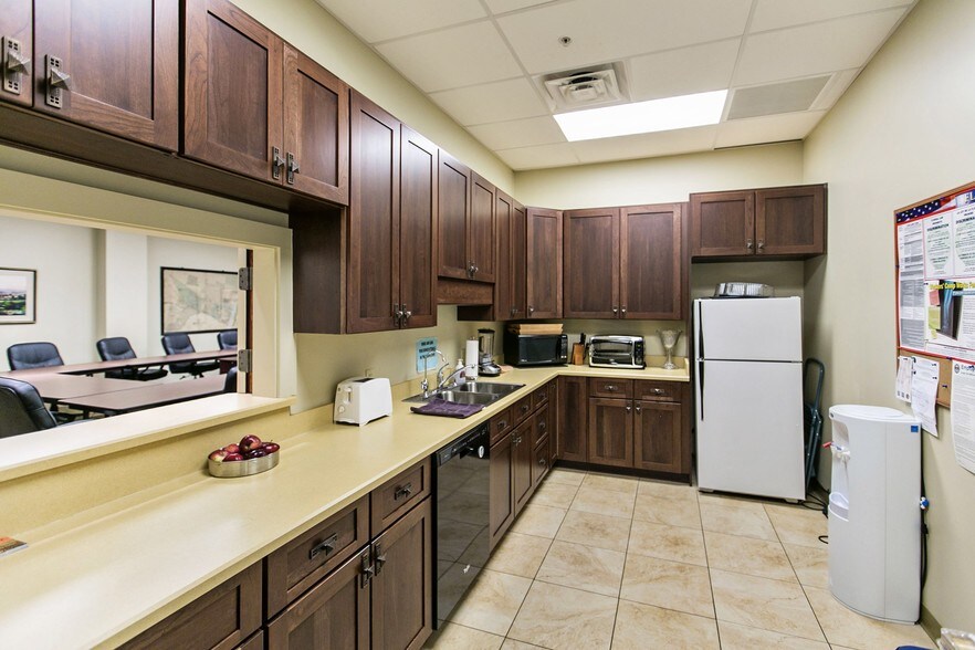More Photos Of 1354 N Laura St, Jacksonville Coworking Space