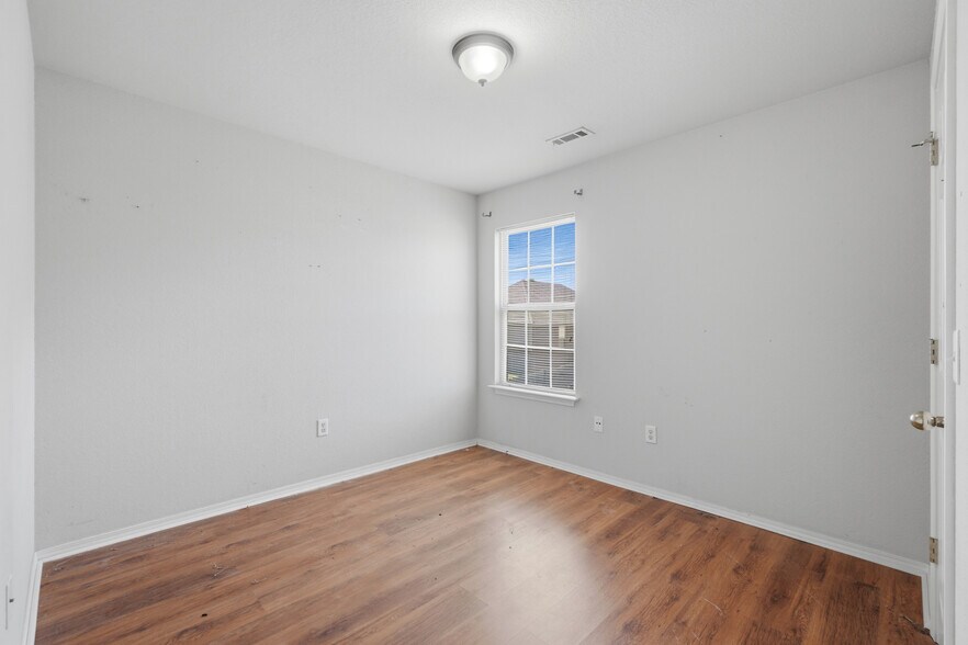 More Photos Of 3403 SW Deerfield Blvd, Bentonville Multifamily For Sale