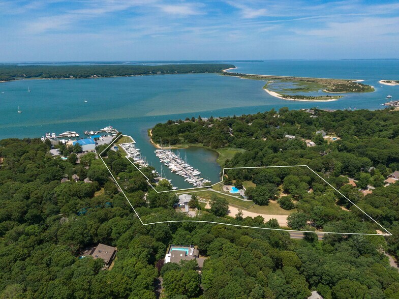 More Photos Of 313 Three Mile Harbor Rd, East Hampton Restaurant For Lease