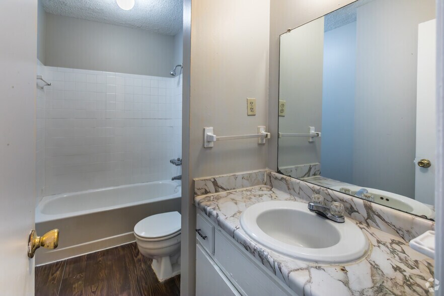 More Photos Of 3467-3469 Southern Ave, Memphis Apartments For Sale