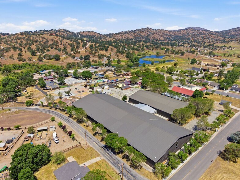 Primary Photo Of 28400 Stallion Springs Dr, Tehachapi Sports And Entertainment For Lease
