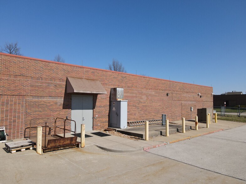 More Photos Of 2301 S Savage St, Independence Office For Sale