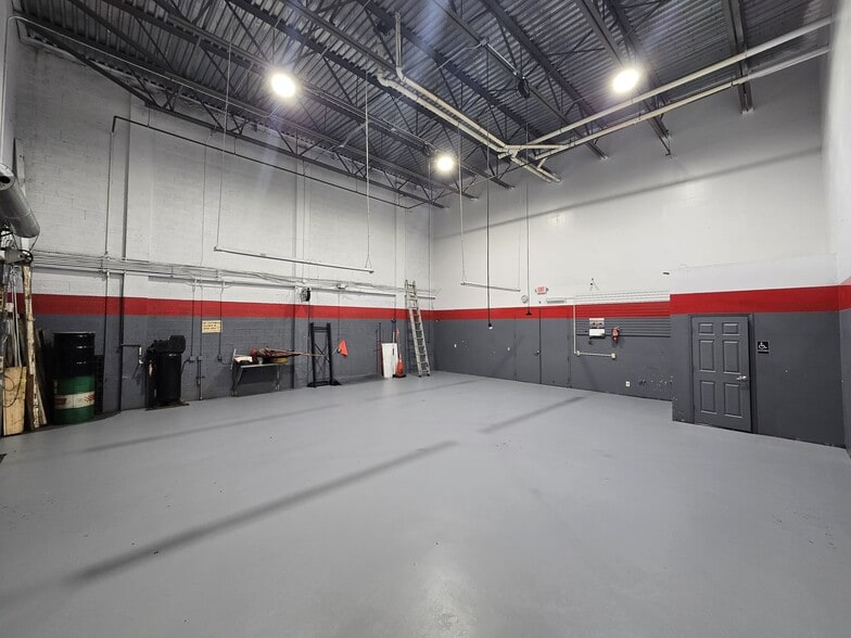 More Photos Of 12140 Wiles Rd, Coral Springs Light Manufacturing For Sale