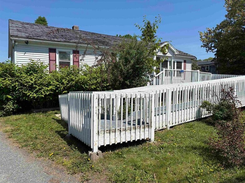 More Photos Of 736 Highway 2, Elmsdale Office For Sale