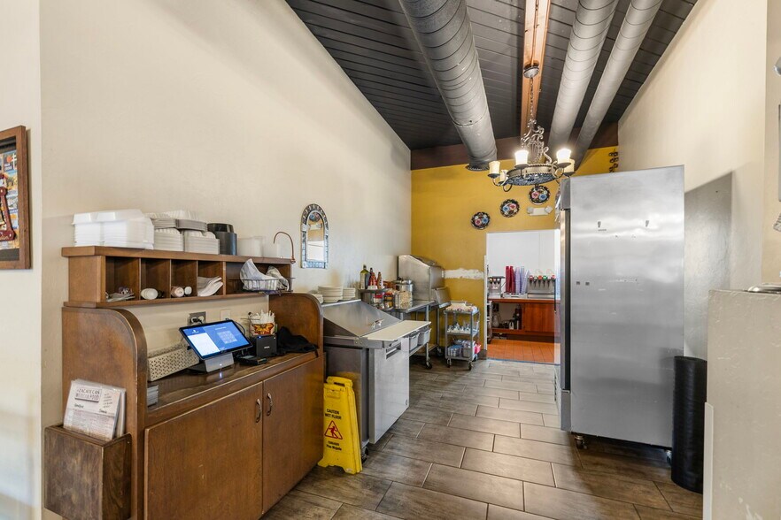 More Photos Of 3767 Iowa Ave, Riverside Freestanding For Sale