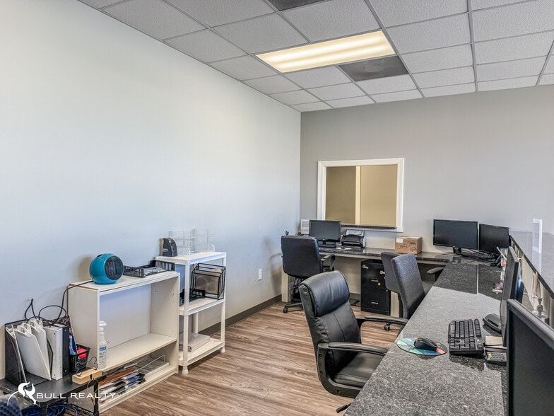 More Photos Of 35 W Church St, Jasper Office For Sale