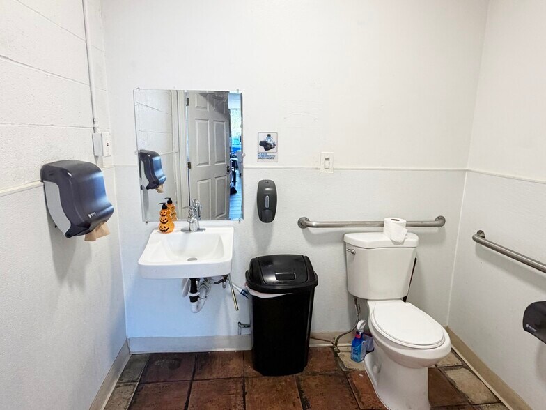 More Photos Of 3748 San Pablo Dam Rd, El Sobrante Restaurant For Lease