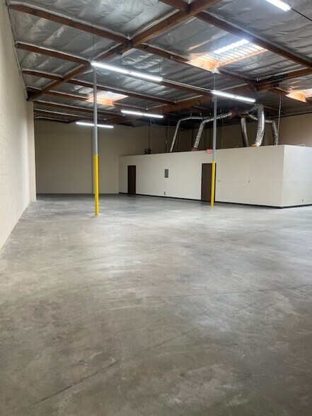 More Photos Of 4700 E Miller Dr, Temple City Warehouse For Lease