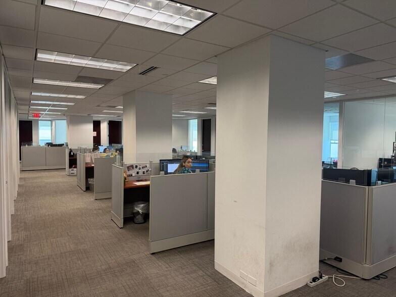 More Photos Of 2601 S Bayshore Dr, Coconut Grove Office For Lease