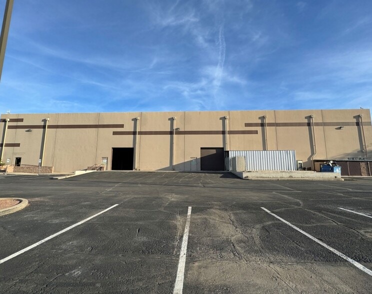 More Photos Of 7775 N Casa Grande Hwy, Tucson Manufacturing For Lease