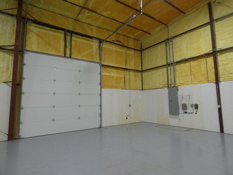 More Photos Of 151 W Henry Trusler Way, Shelton Warehouse For Lease