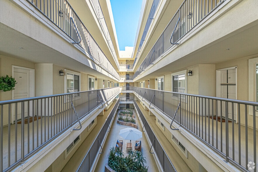 More Photos Of 819-825 D Ave, National City Apartments For Lease