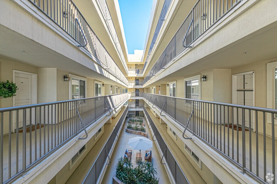 More Photos Of 819-825 D Ave, National City Apartments For Lease