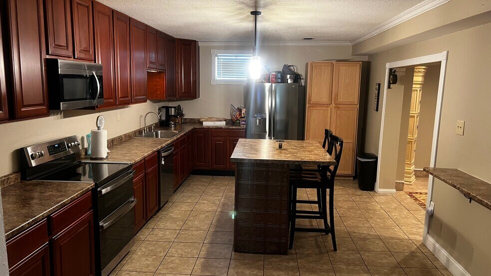 More Photos Of 508 E 6th St, Sheridan Storefront For Sale