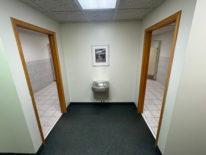 More Photos Of 5833 Pecan St, North Branch Office For Sale